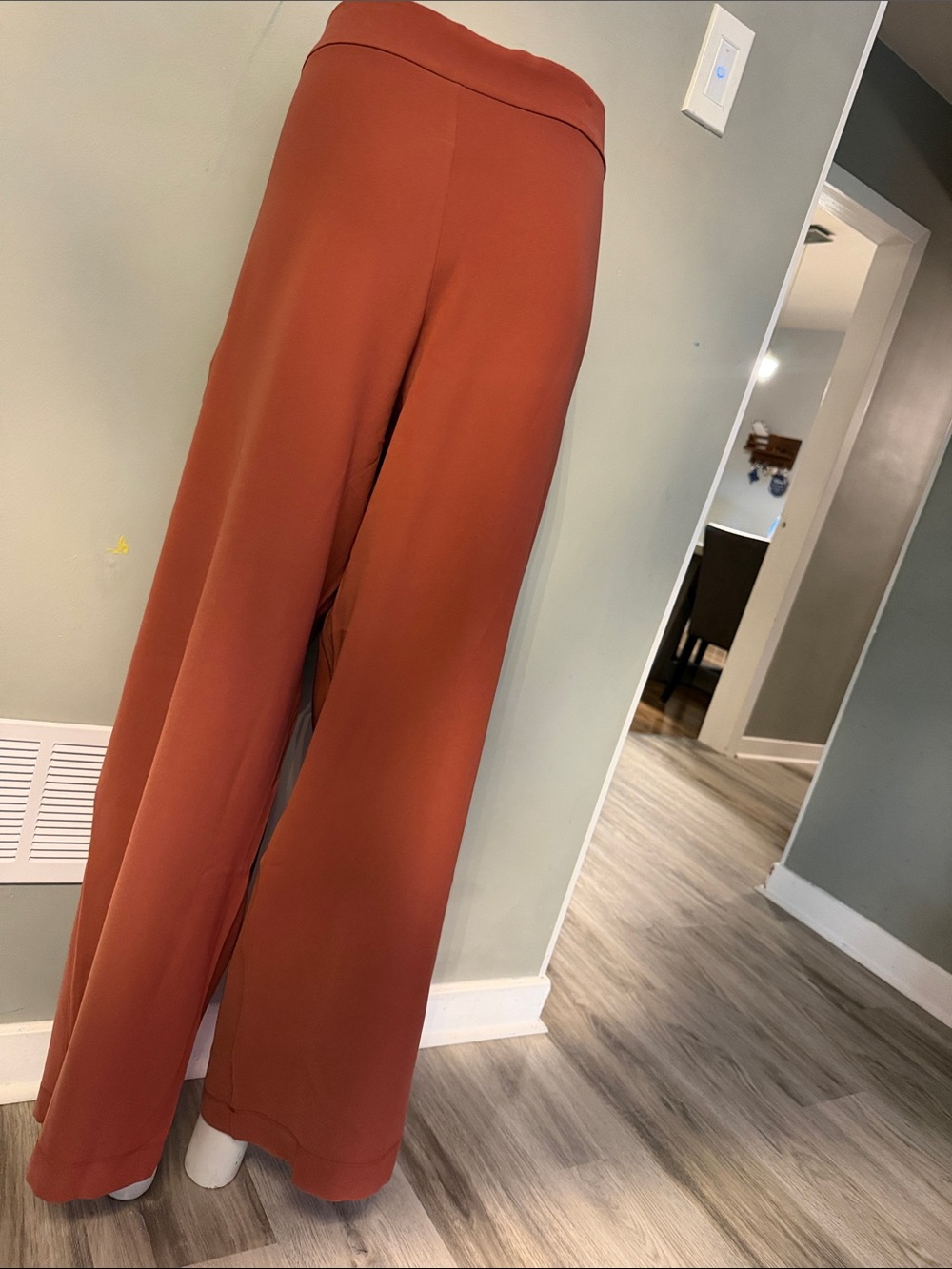 Lululemon Noir Pant size 10 - Picture 4 of 5